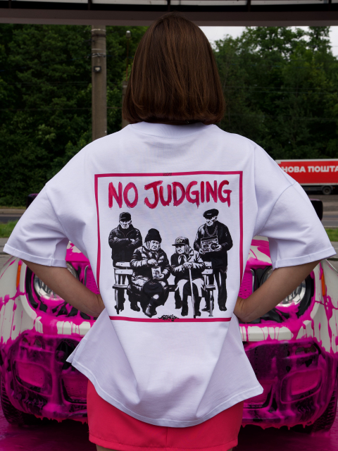 Оверсайз Футболка "No judging" Біла (Принт на спині)